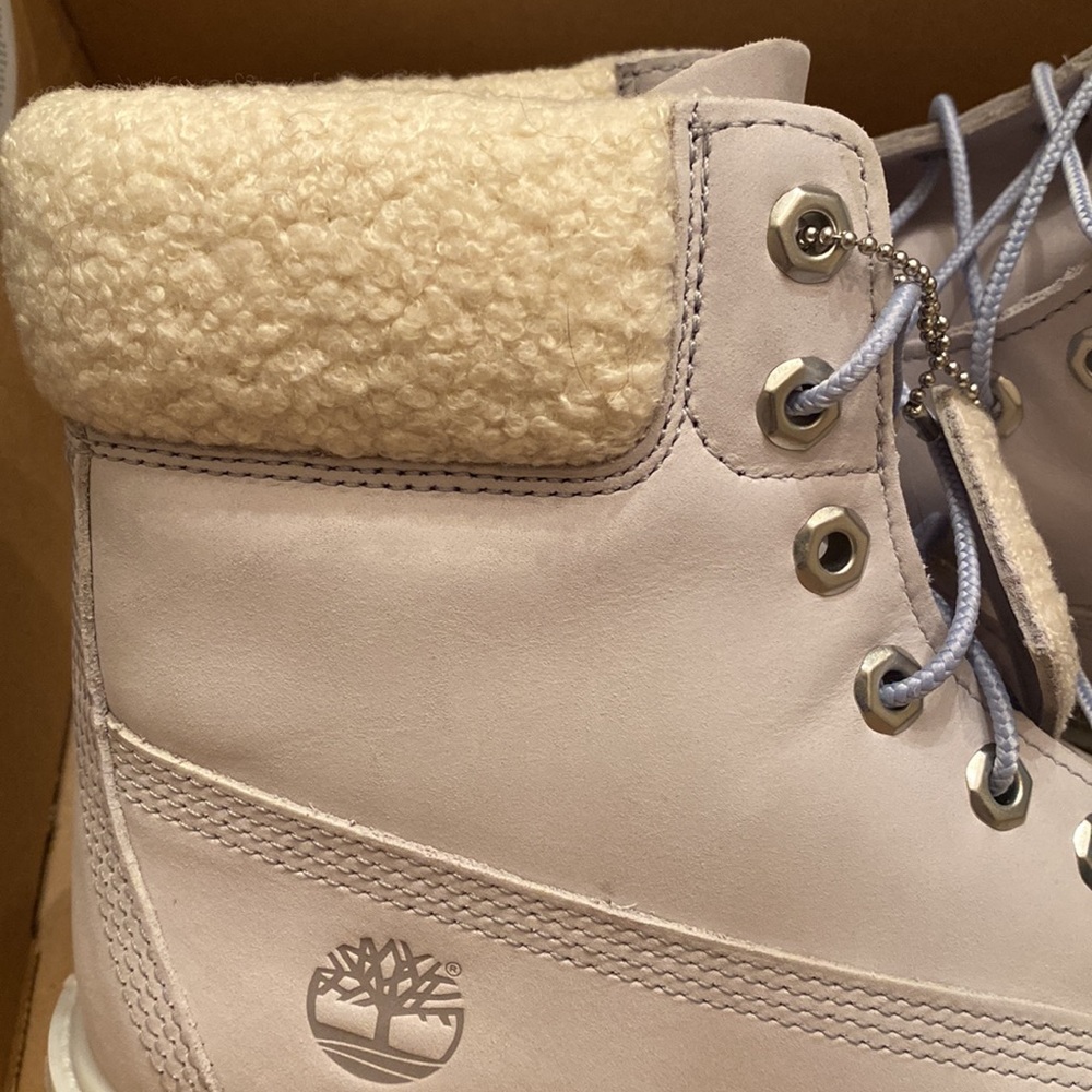 New in Box Women’s Timberland Premium 6-Inch Waterproof Boots - Picture 3 of 8